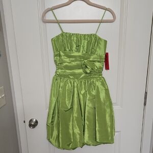 Star Box Green Dress